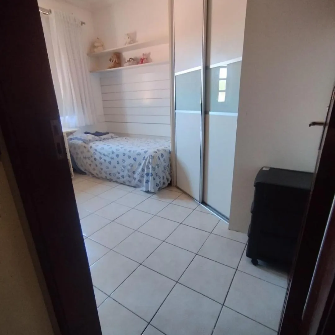 Quarto Em Casa De Familia location